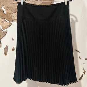 ANN TAYLOR Pleated Black Skirt - Size 6Thrift
